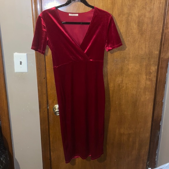 Zara Red Velvet Dress - Picture 1 of 1